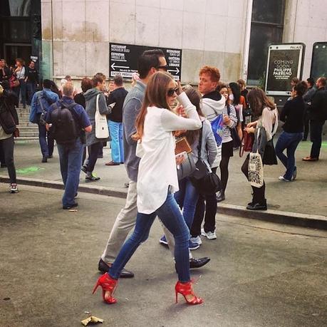 HOW TO WEAR JEANS FOR SPRING