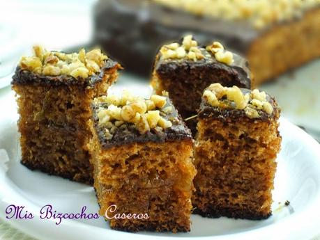 Bizcocho de jengibre y mermelada de ciruela