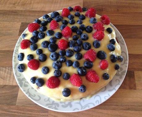 tartas fáciles tarta de frutos rojos tarta con crema de limón lemon curd tarta con arándanos y frambuesas tarta bizcocho de yogur relleno de tartas recetas faciles recetas delikatissen fotografía postres blog recetas fáciles 