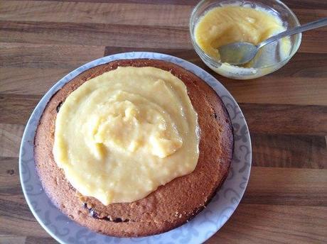 tartas fáciles tarta de frutos rojos tarta con crema de limón lemon curd tarta con arándanos y frambuesas tarta bizcocho de yogur relleno de tartas recetas faciles recetas delikatissen fotografía postres blog recetas fáciles 