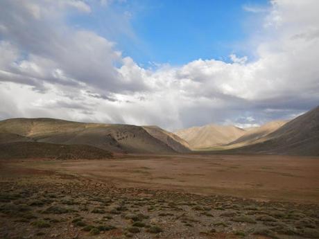 Lago estacional Izourar en el Alto Atlas (Marruecos)