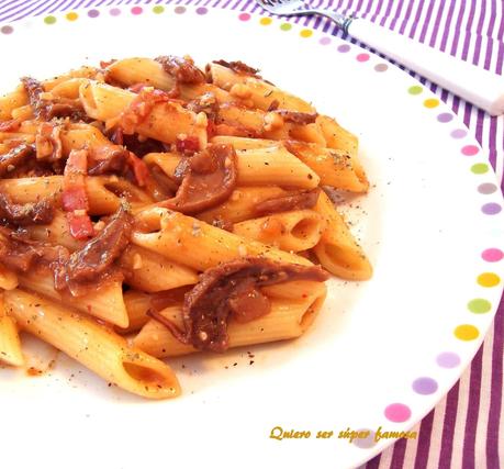 Macarrones con salsa de setas secas