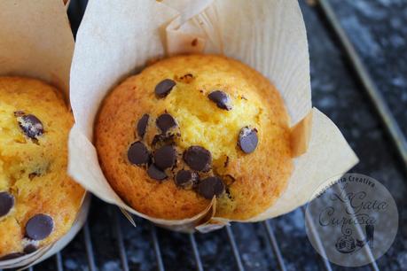 MUFFINS DE NARANJA, JENGIBRE CONFITADO Y PEPITAS DE CHOCOLATE