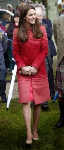 La Duquesa de Cambridge, todo al rojo en Escocia