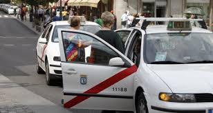 Madrid autoriza a sus taxis a poner publicidad en las puertas traseras del vehículo sin necesidad de ser autorizados.