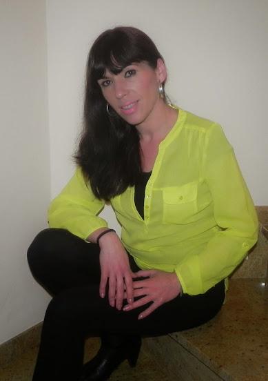 De labios y uñas: rosa chicle...y cómo combiné una camisa amarilla