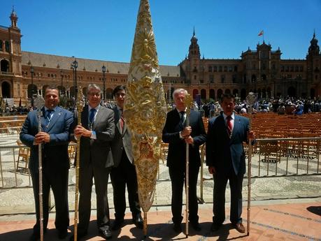 Nuestra hermandad presente en el 50 Aniversario de la Coronación Canónica de la Esperanza Macarena