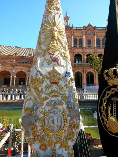Nuestra hermandad presente en el 50 Aniversario de la Coronación Canónica de la Esperanza Macarena