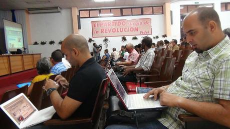 Identifique a bloguer@s o tuiter@s en Taller del centro de Cuba [+ fotos]