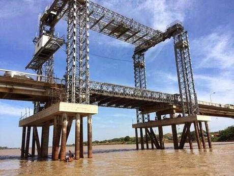 Foto puente María Nieves sobre el río Apure