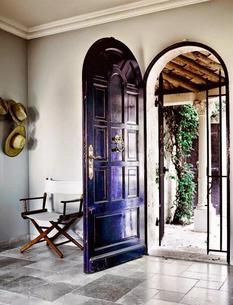 UNA IMPONENTE CASA EN LA RIVIERA FRANCESA.