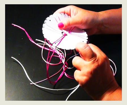 Pulsera espiral con disco Kumihimo