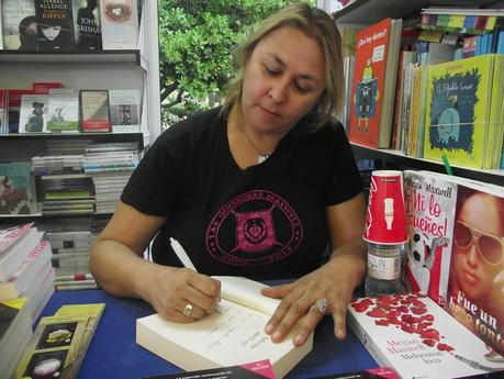 ¿Qué les pasa a las personas que van a la Feria del libro 2014?