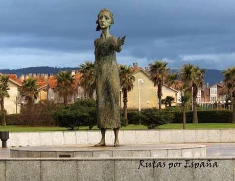 estatua de la madre del Emigrante