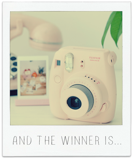 ¡Ya tenemos ganadora del sorteo de una cámara Instax mini 8!
