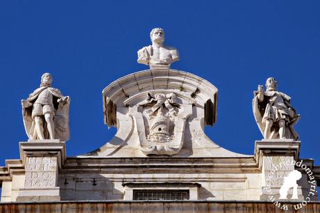 Las estatuas del Palacio Real