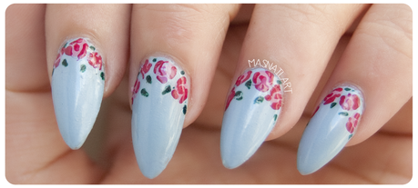 NOTD: Uñas de primavera color celeste decoradas con rosas. NOTD: Uñas de primavera color celeste decoradas con rosas.
