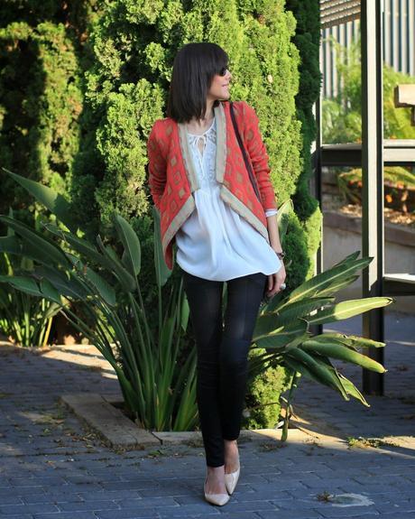 Pantalones moteros + Chaqueta estampada Pantalones moteros + Chaqueta estampada