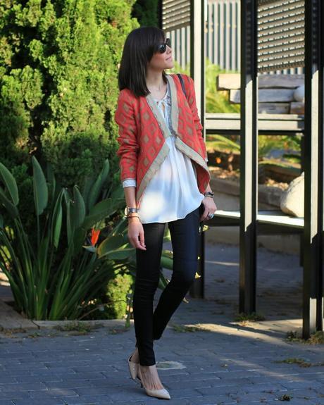 Pantalones moteros + Chaqueta estampada Pantalones moteros + Chaqueta estampada