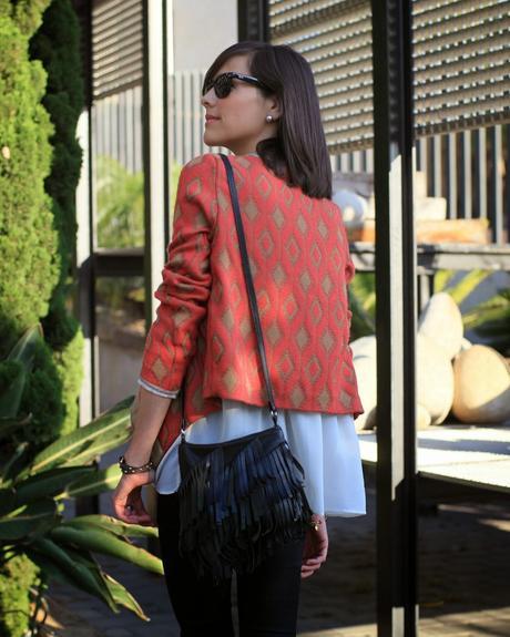 Pantalones moteros + Chaqueta estampada Pantalones moteros + Chaqueta estampada