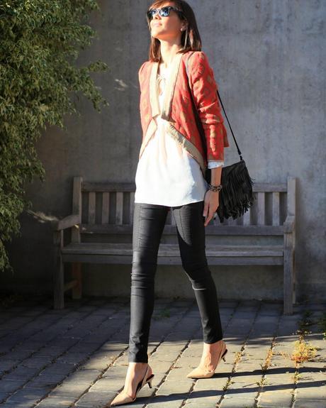 Pantalones moteros + Chaqueta estampada Pantalones moteros + Chaqueta estampada