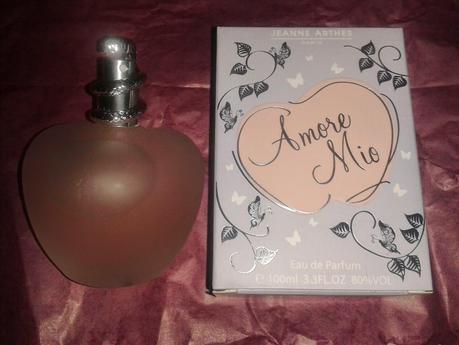 Perfume Jeanne Arthes.