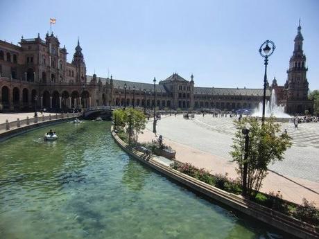 Curiosidades y Secretos de Sevilla (III): La Plaza mas bonitas no pagan dinero..¿no?. Star Wars Editions.