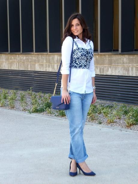 Cropped top y Boyfriend Jeans de Zara