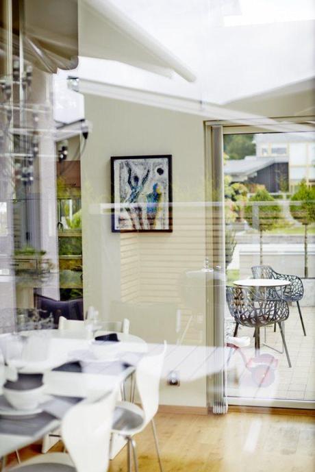 El lujo del roble y la luz suelo de madera de roble roble decoración estilo nórdico escandinavo decoración nórdica ligera decoración nórdica campana extractora gigante blog decoración de interiores acabados exteriores interiores madera acabados de lujo decoración