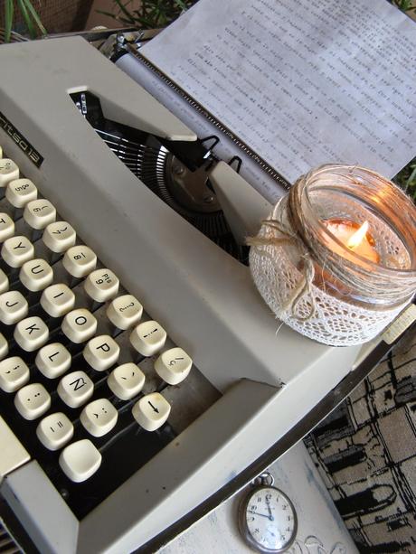 Decorando la máquina de escribir de mi niñez