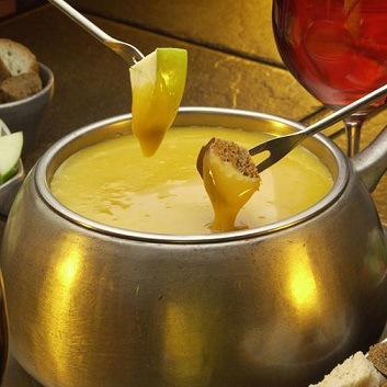 10155092_678428052193082_8599613454063667493_n