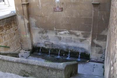 AQUELLA VIEJA FUENTE...