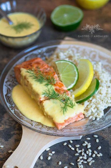 Salmón con salsa de cítricos y arroz integral