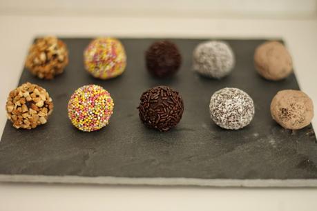 TRUFAS DE CHOCOLATE FACILÍIIIIIISIMAS