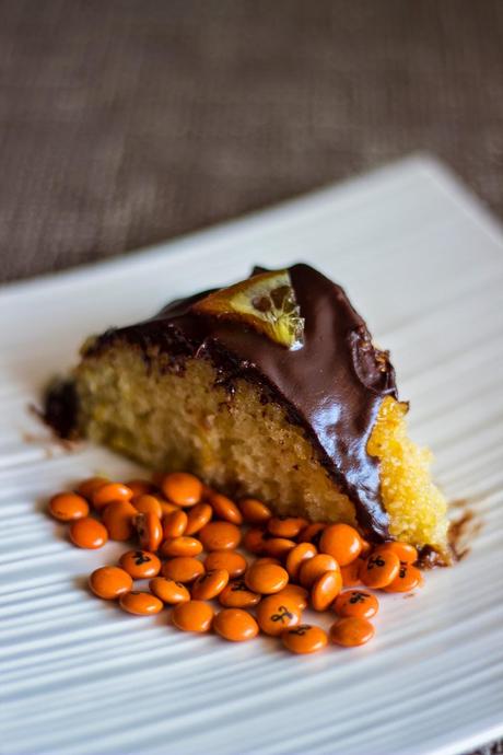 Bizcocho de almendra, naranja y chocolate