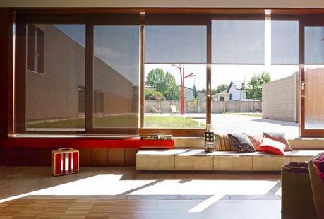 Galpones industriales reciclados como inusual residencia con salón. Galpones industriales reciclados como inusual residencia con salón.