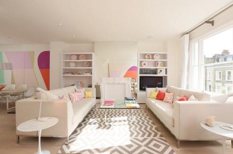 Pasteles, diseño y glamour en Londres isla marmol cocina decoración pasteles decoración moderna femenina decoración de salones decoración de comedores decoración de aticos duplex cocinas blancas modernas blog decoracion interiores