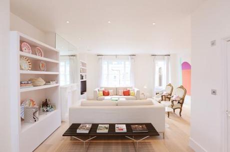 Pasteles, diseño y glamour en Londres isla marmol cocina decoración pasteles decoración moderna femenina decoración de salones decoración de comedores decoración de aticos duplex cocinas blancas modernas blog decoracion interiores