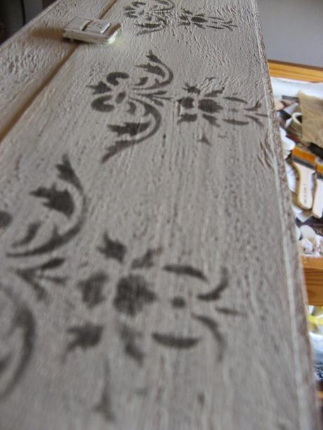 Reciclando una caja de jamón.