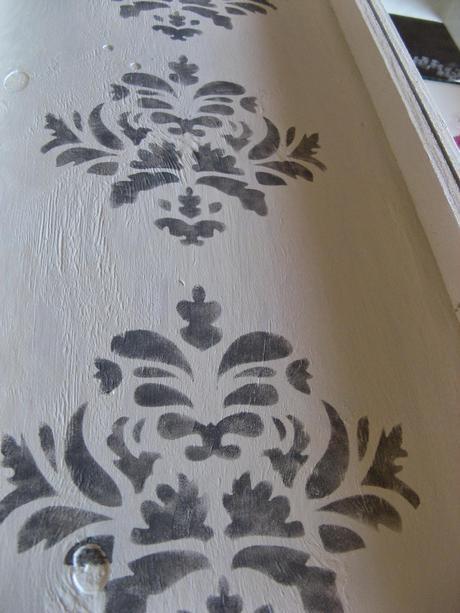 Reciclando una caja de jamón.