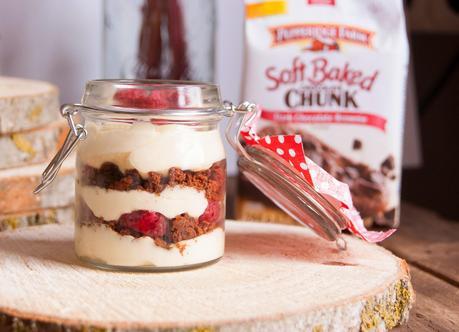 Tiramisú con cookies y frambuesas