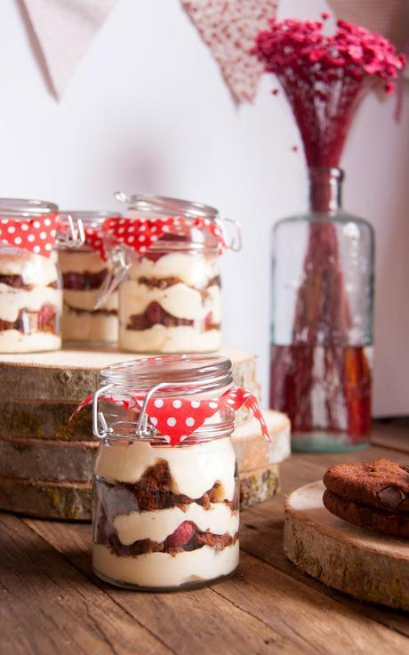 Tiramisú con cookies y frambuesas