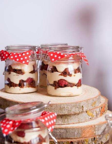 Tiramisú con cookies y frambuesas