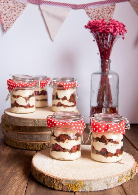 Tiramisú con cookies y frambuesas