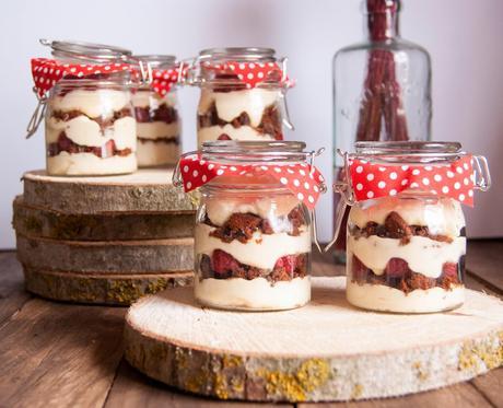 Tiramisú con cookies y frambuesas