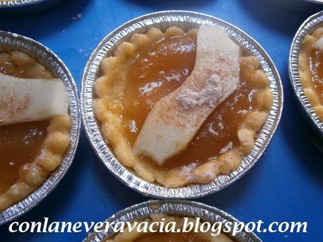 TARTALETAS DE MERMELADA DE PERA DE AZÚCAR DORADA Y CANELA.