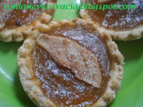 TARTALETAS DE MERMELADA DE PERA DE AZÚCAR DORADA Y CANELA.