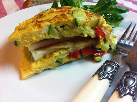 Tortilla De Calabacín Y Pimiento Rellena De Serrano Y Manchego