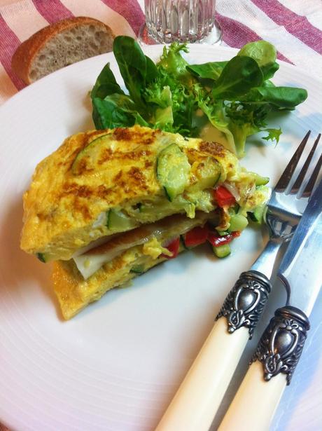 Tortilla De Calabacín Y Pimiento Rellena De Serrano Y Manchego