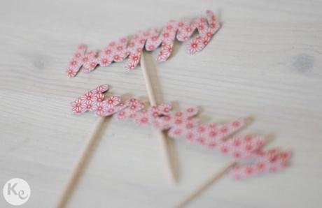 DIY. Calligraphic cake topper DIY. Calligraphic cake topper